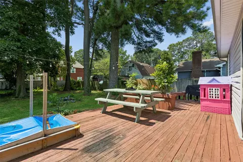 Exterior - 102 Temple St, Hampton, VA 23664 photo 4 of 6
