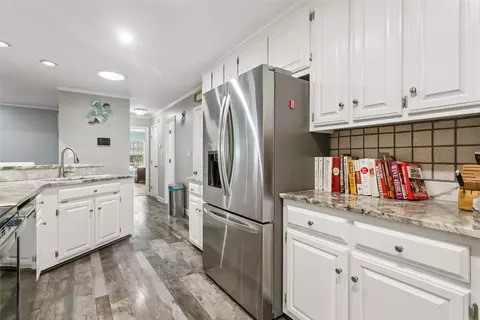 Kitchen - 207 Skipper Ct, Hampton, VA 23669 photo 5 of 5