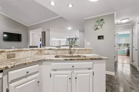 Kitchen - 207 Skipper Ct, Hampton, VA 23669 photo 2 of 5