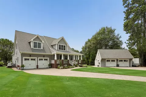 302 Dawson Dr, Seaford, VA 23696