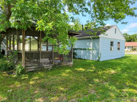Exterior - 29 Shelton Rd, Hampton, VA 23663 photo 7 of 8