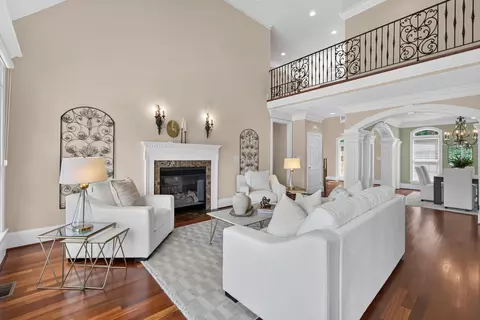 Living - 107 Eagle, Williamsburg, VA 23188 photo 5 of 6