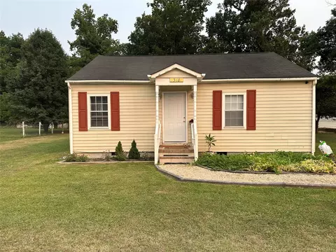318 Ohara Ln, Newport News, VA 23603