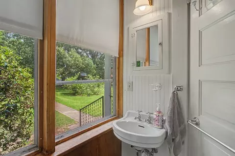 Bath - 51 Seabee Pt, Hampton, VA 23669 photo 1 of 3