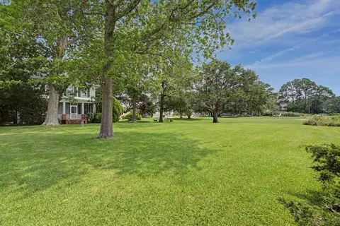 Exterior - 51 Seabee Pt, Hampton, VA 23669 photo 12 of 16
