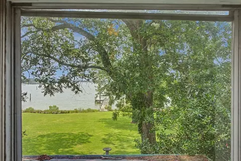 View/Area - 51 Seabee Pt, Hampton, VA 23669 photo 2 of 7