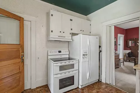 Kitchen - 51 Seabee Pt, Hampton, VA 23669 photo 3 of 3