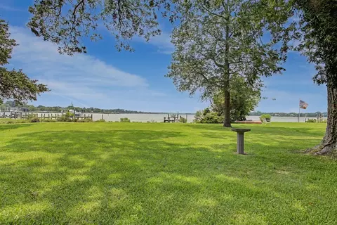 Exterior - 51 Seabee Pt, Hampton, VA 23669 photo 10 of 16