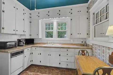 Kitchen - 51 Seabee Pt, Hampton, VA 23669 photo 1 of 3