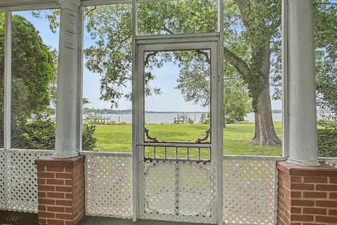 Exterior - 51 Seabee Pt, Hampton, VA 23669 photo 9 of 16