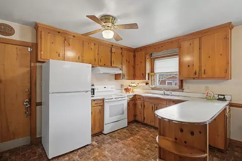 Kitchen - 904 Thornbriar Ct, Hampton, VA 23661 photo 3 of 4