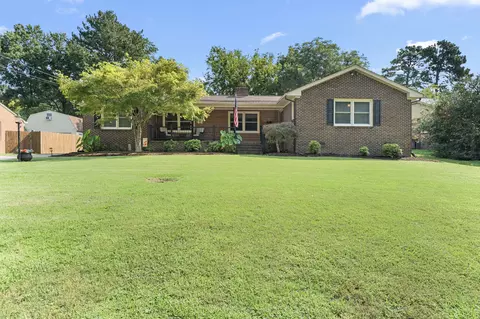 12 Everett Dr, Newport News, VA 23602