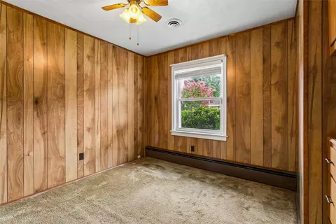 Bedroom - 31 Saint Albans Dr, Hampton, VA 23669 photo 2 of 6