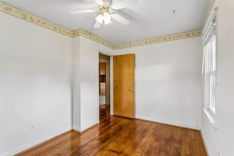 Bedroom - 31 Saint Albans Dr, Hampton, VA 23669 photo 6 of 6