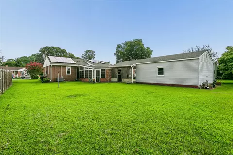 Exterior - 31 Saint Albans Dr, Hampton, VA 23669 photo 8 of 9