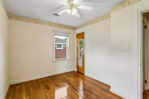Bedroom - 31 Saint Albans Dr, Hampton, VA 23669 photo 5 of 6