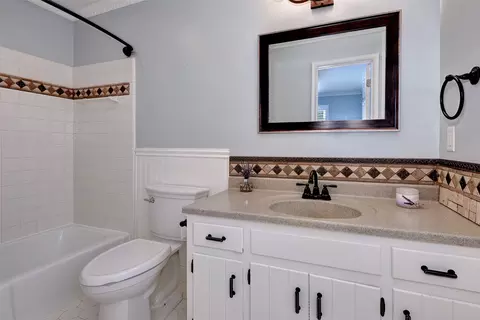Bath - 112 Winter E, Williamsburg, VA 23188 photo 4 of 4