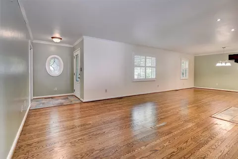 Living - 112 Winter E, Williamsburg, VA 23188 photo 1 of 5