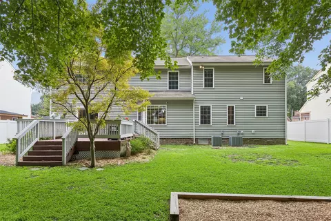 Exterior - 16 Diamond Hill Rd, Hampton, VA 23666 photo 8 of 10