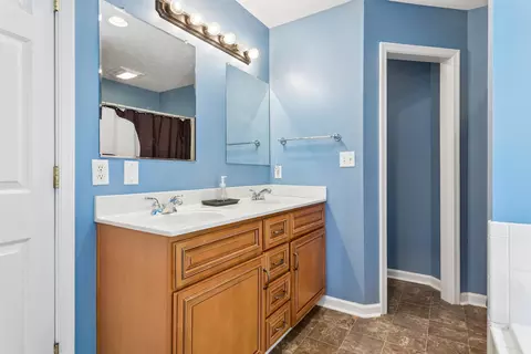 Bath - 16 Diamond Hill Rd, Hampton, VA 23666 photo 2 of 6