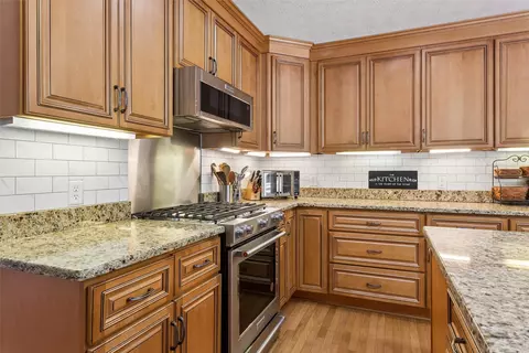 Kitchen - 16 Diamond Hill Rd, Hampton, VA 23666 photo 7 of 7
