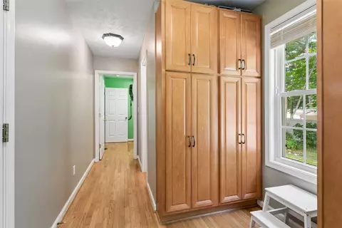 Entry Way - 16 Diamond Hill Rd, Hampton, VA 23666 photo 5 of 6
