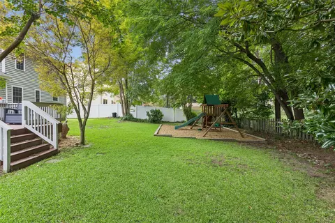 Exterior - 16 Diamond Hill Rd, Hampton, VA 23666 photo 9 of 10