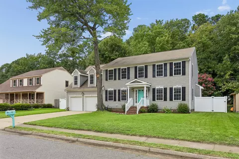 Exterior - 16 Diamond Hill Rd, Hampton, VA 23666 photo 2 of 10
