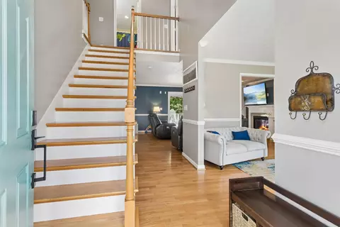 Entry Way - 16 Diamond Hill Rd, Hampton, VA 23666 photo 1 of 6