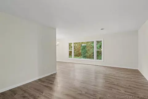 Living - 501 Carters Grove Ct, Hampton, VA 23663 photo 1 of 4