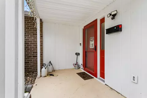 Exterior - 1044 Clipper Dr, Hampton, VA 23669 photo 2 of 8