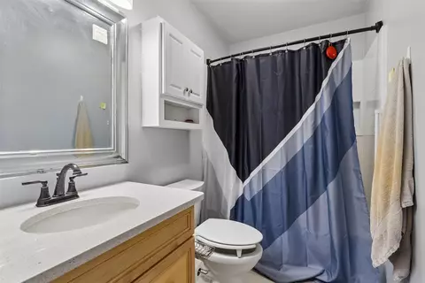 Bath - 1044 Clipper Dr, Hampton, VA 23669 photo 2 of 2