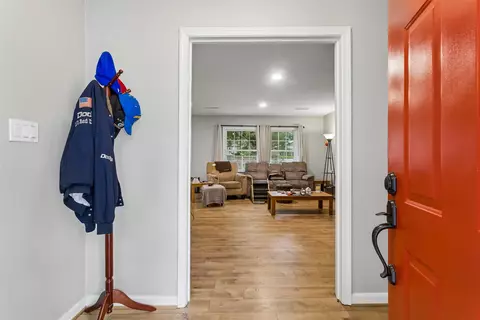 Entry Way - 1044 Clipper Dr, Hampton, VA 23669 photo 1 of 1