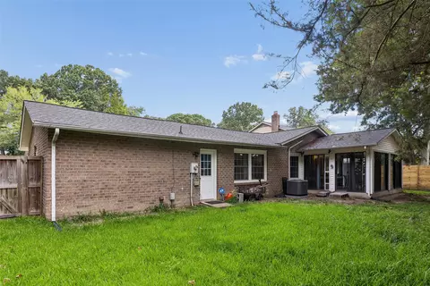 Exterior - 1044 Clipper Dr, Hampton, VA 23669 photo 6 of 8