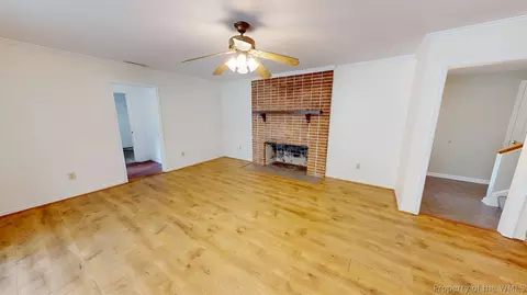 Living - 8 Tom Jones Ct, Hampton, VA 23666 photo 2 of 8