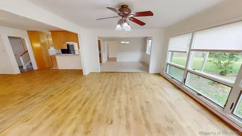 Living - 8 Tom Jones Ct, Hampton, VA 23666 photo 5 of 8
