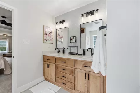 Bath - 7065 Kenthurst Rd, Lanexa, VA 23089 photo 4 of 5