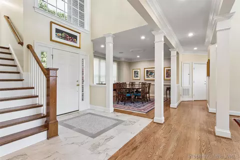 Entry Way - 2941 Barrets Pointe Rd, Williamsburg, VA 23185 photo 3 of 6