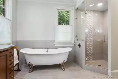 Bath - 2941 Barrets Pointe Rd, Williamsburg, VA 23185 photo 3 of 8