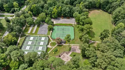 View/Area - 2941 Barrets Pointe Rd, Williamsburg, VA 23185 photo 16 of 21