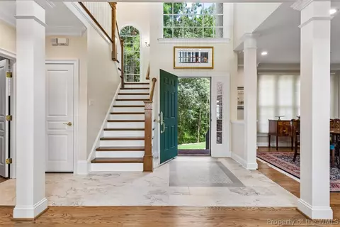 Entry Way - 2941 Barrets Pointe Rd, Williamsburg, VA 23185 photo 1 of 6