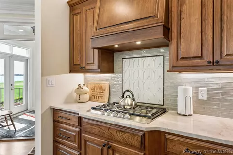 Kitchen - 2941 Barrets Pointe Rd, Williamsburg, VA 23185 photo 4 of 10