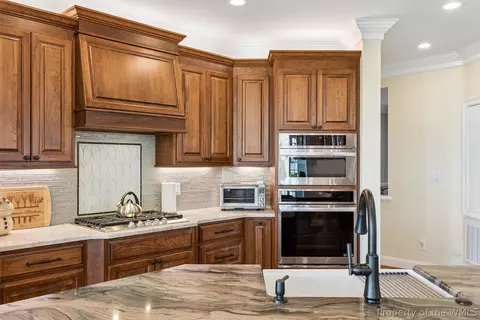 Kitchen - 2941 Barrets Pointe Rd, Williamsburg, VA 23185 photo 9 of 10