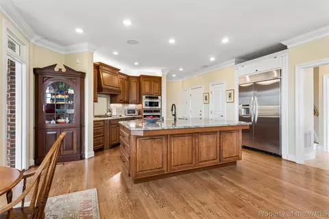 Kitchen - 2941 Barrets Pointe Rd, Williamsburg, VA 23185 photo 6 of 10