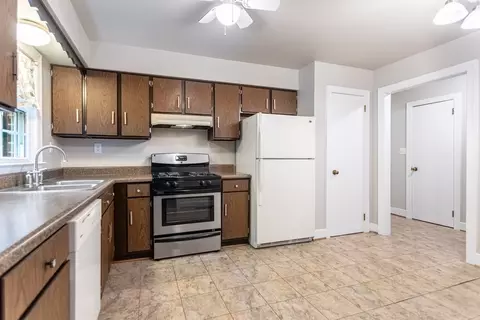 Kitchen - 1184 Jamestown Rd #23, Williamsburg, VA 23185 photo 2 of 4