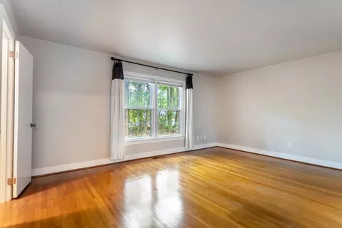 Living - 1184 Jamestown Rd #23, Williamsburg, VA 23185 photo 1 of 4