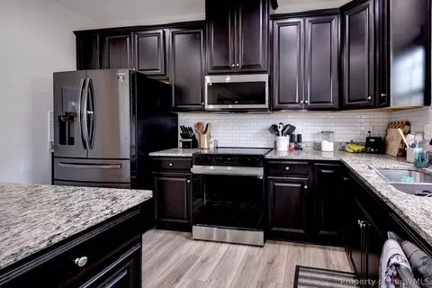 Kitchen - 6 Ada Ct, Hampton, VA 23666 photo 5 of 5