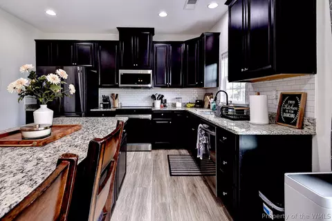 Kitchen - 6 Ada Ct, Hampton, VA 23666 photo 2 of 5
