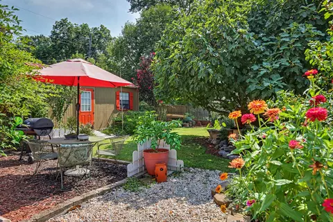 Exterior - 103 Locust Ave, Hampton, VA 23661 photo 4 of 11