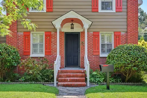 Exterior - 103 Locust Ave, Hampton, VA 23661 photo 1 of 11